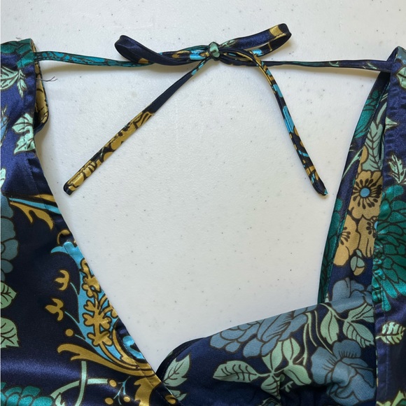 Guess Women’s Satin Look Floral Kimono Style Top S/P EUC - Picture 9 of 15